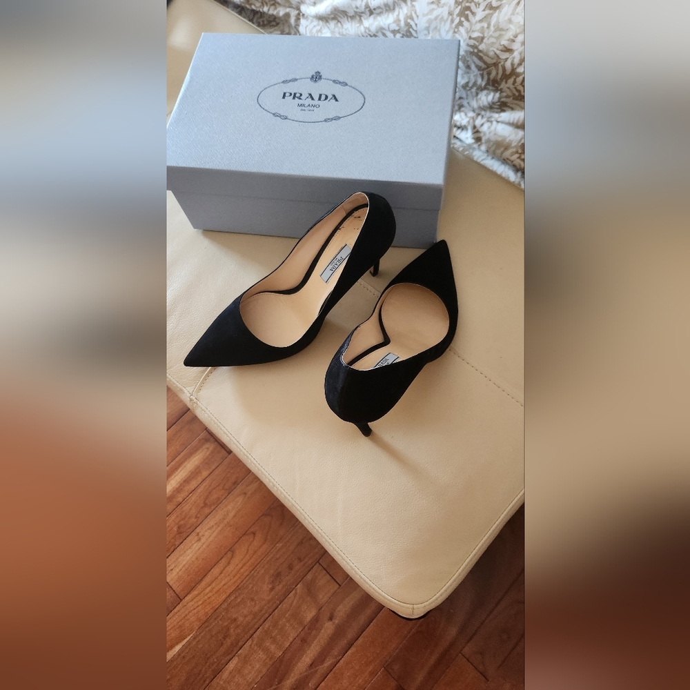 Prada black suede pumps 90mm.
